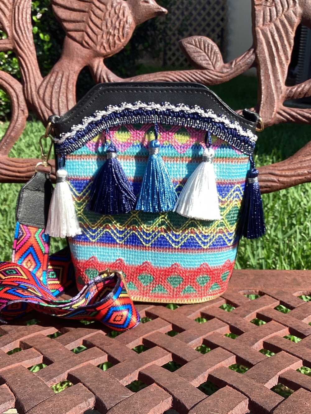 NWT Sama Ye Boho Tassel Shoulder Crossbody Messenger Small Bucket Bag